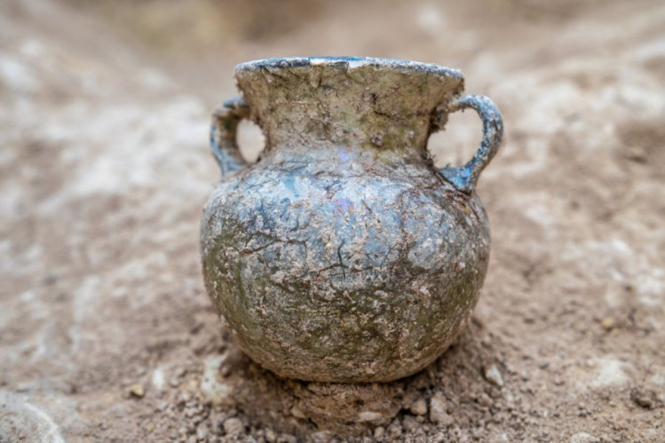 Окупанти похизувалися античною здобиччю з незаконних розкопок поруч із Севастополем