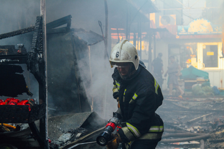 В Севастополе сгорел рынок