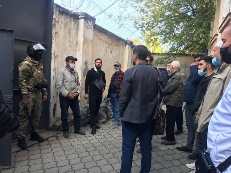 Активістів доставили у відділ окупаційної поліції