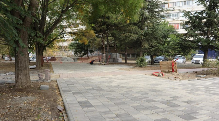 Сквер в мікрорайоні Москільце